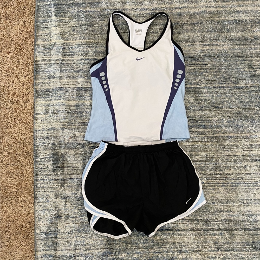 Nike Women’s Work out outfit.